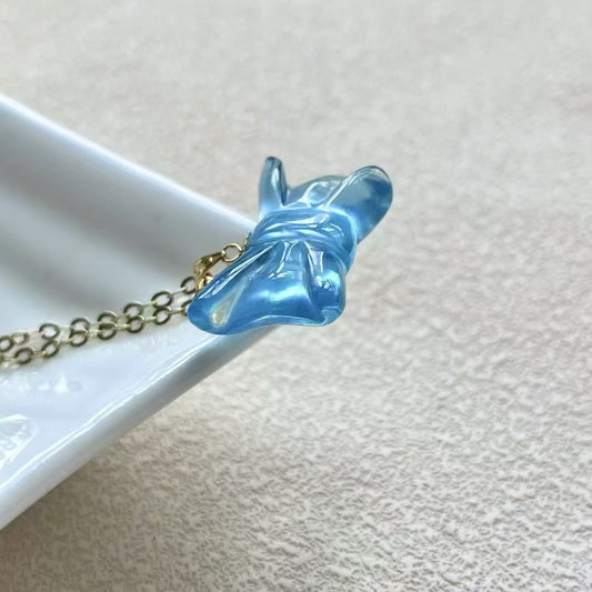 Natural aquamarine bow pendant